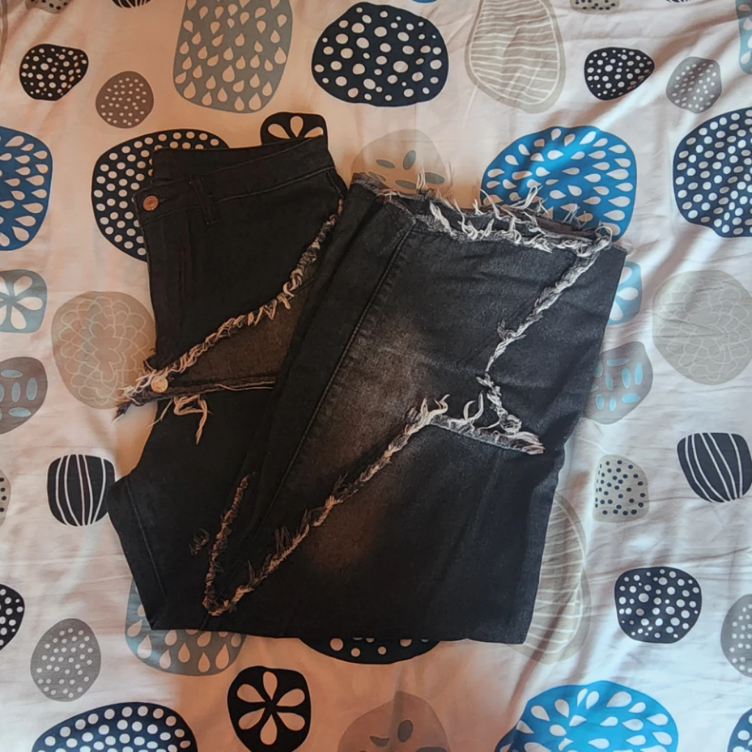 black washed distressed jeans