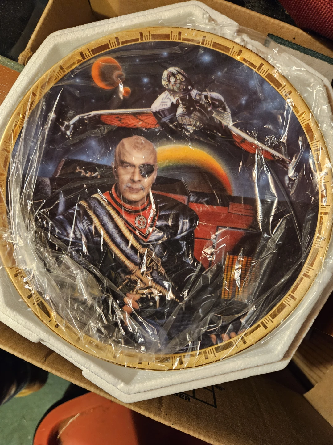 The Hamilton Collection General Chang Klingon Bird of Prey Plate