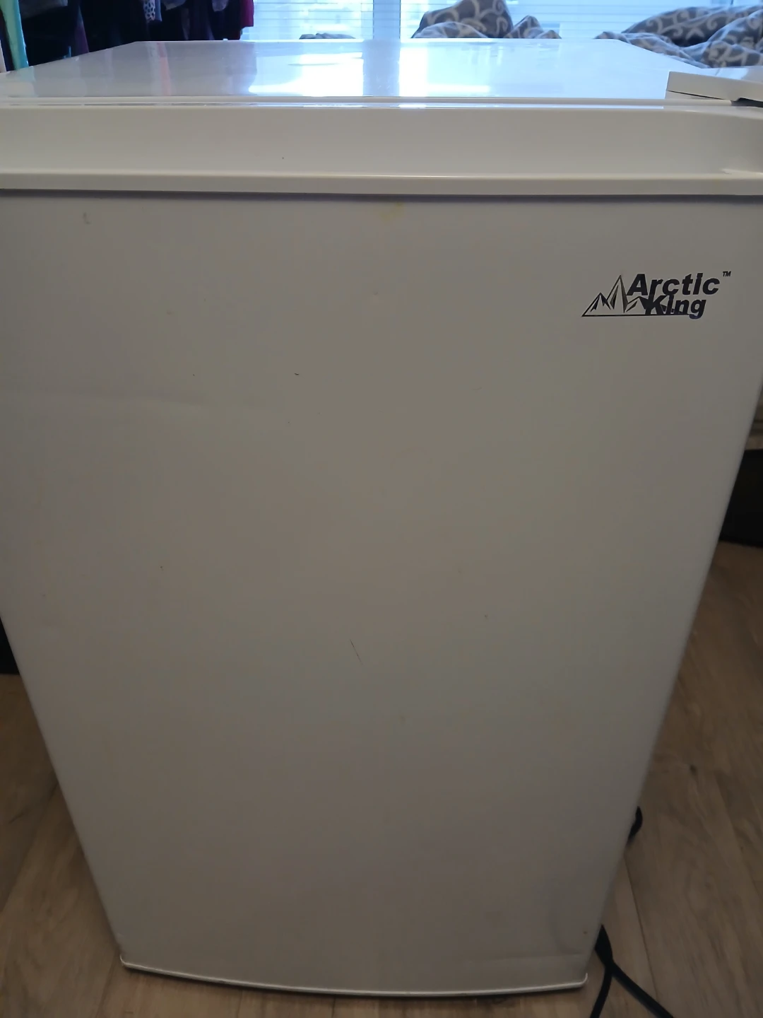 3 cube upright Arctic King Freezer - photo 2