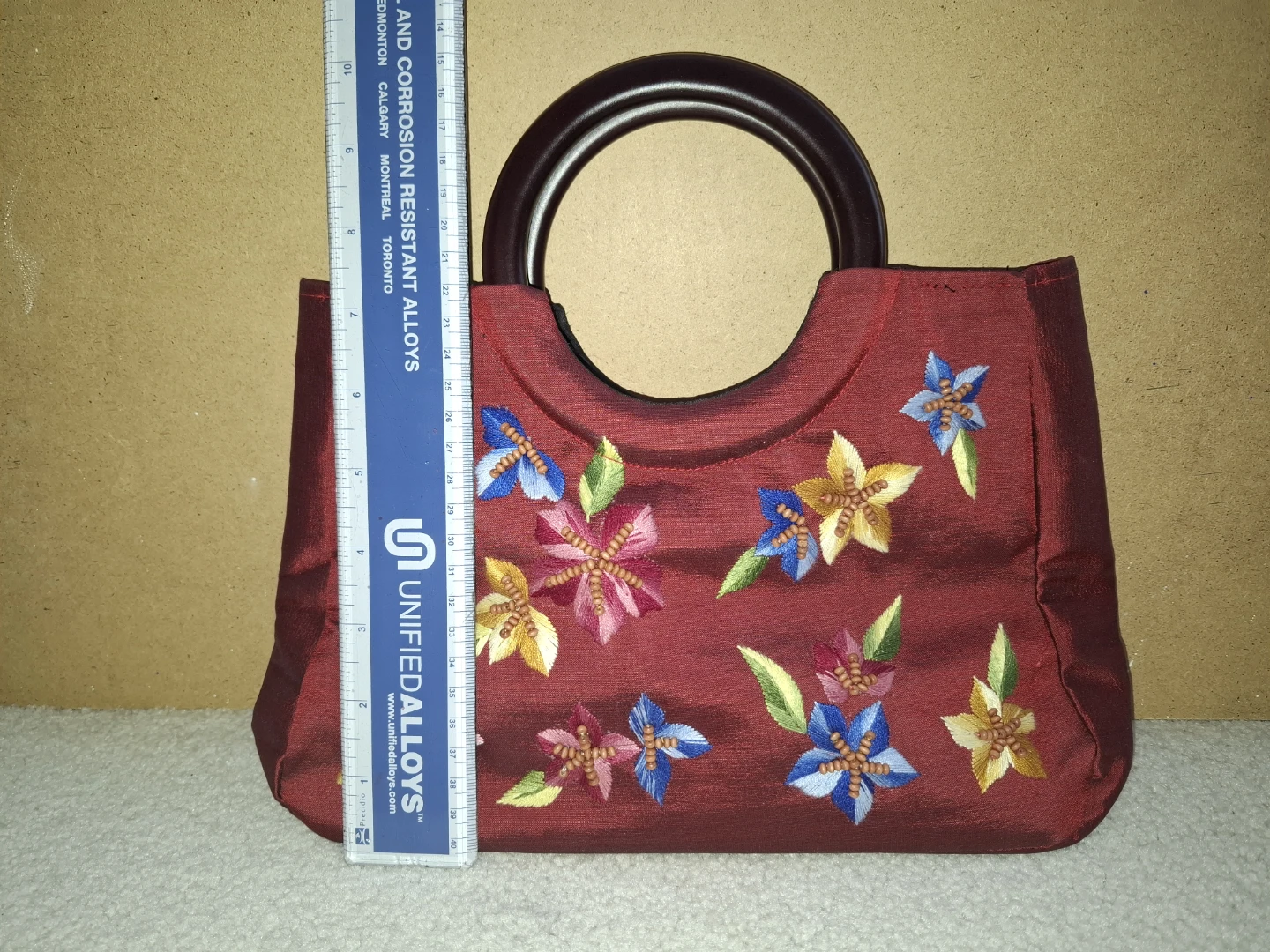 Embroidered Red Handbag with Wooden Handles - photo 2