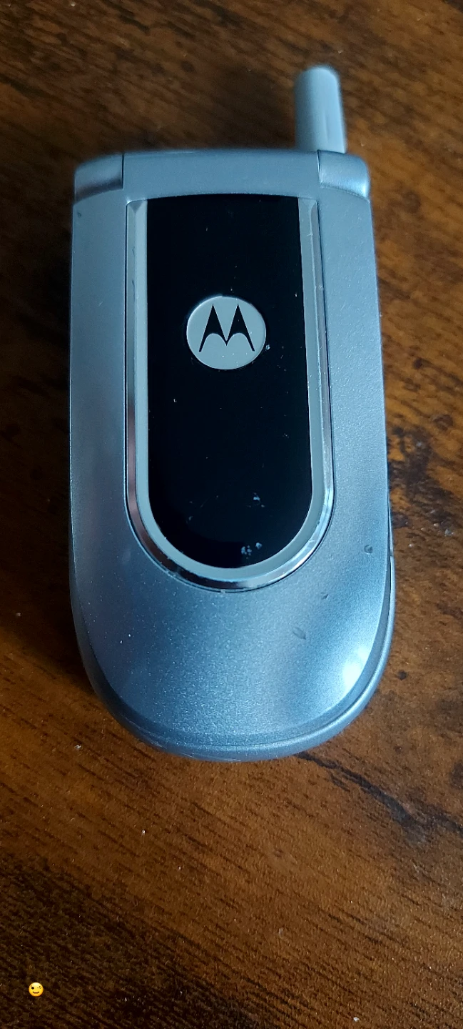 Motorola V170 Flip Phone - Silver - photo 5
