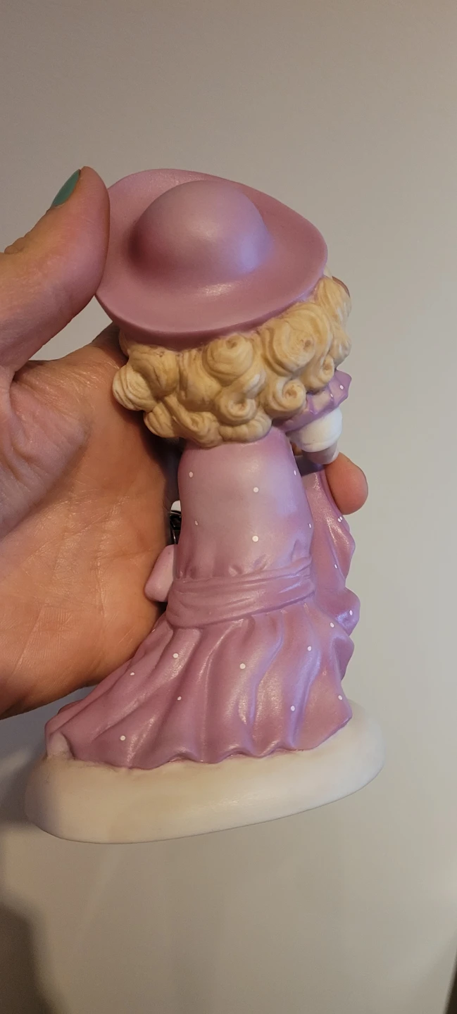 Vintage girl figurine 🌱 - photo 3