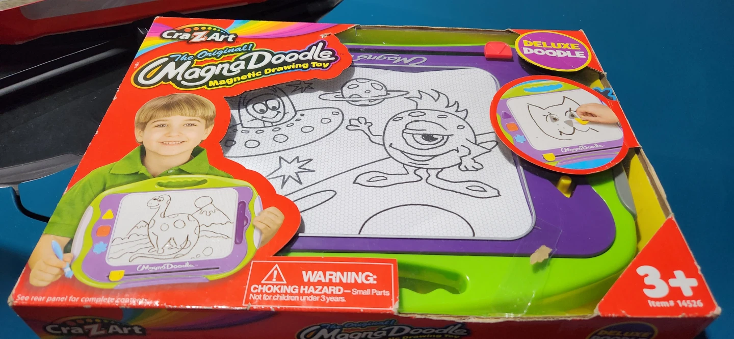 Magna Doodle Deluxe Magnetic Drawing Toy