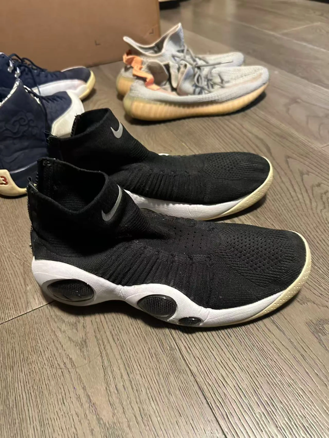 Nike Adapt Auto Max "Infrared" Black/White