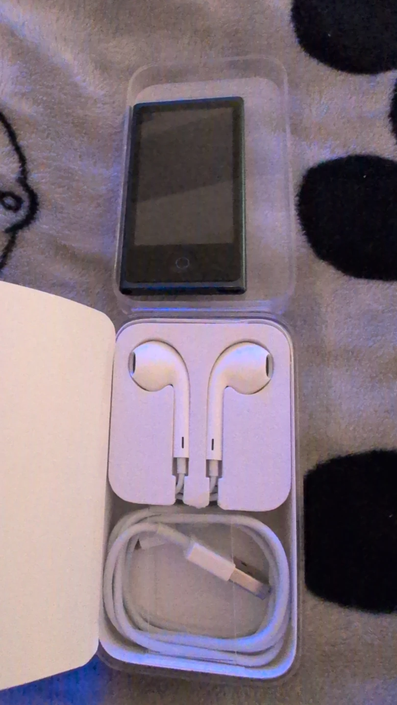 Apple iPod Nano 7th Gen - Black