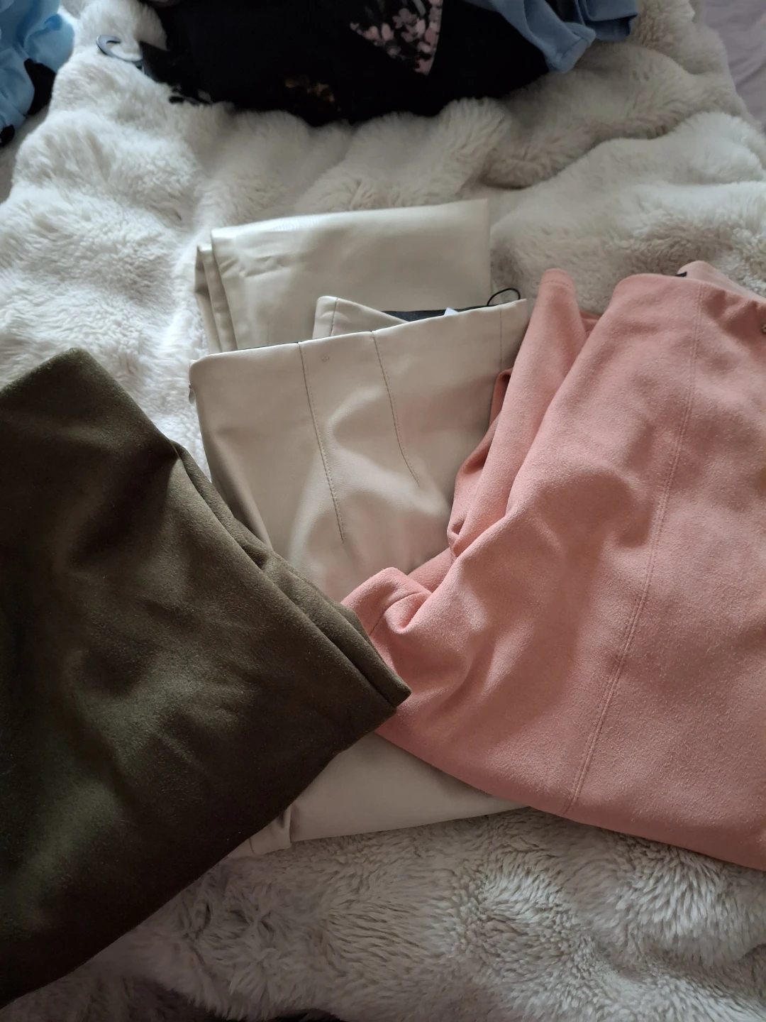 Ladies small pants.