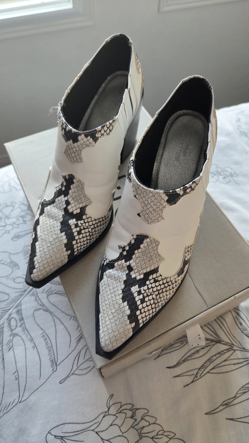 Urban Outfitters Cowboy Booties Snake Print Size 8 - photo 5
