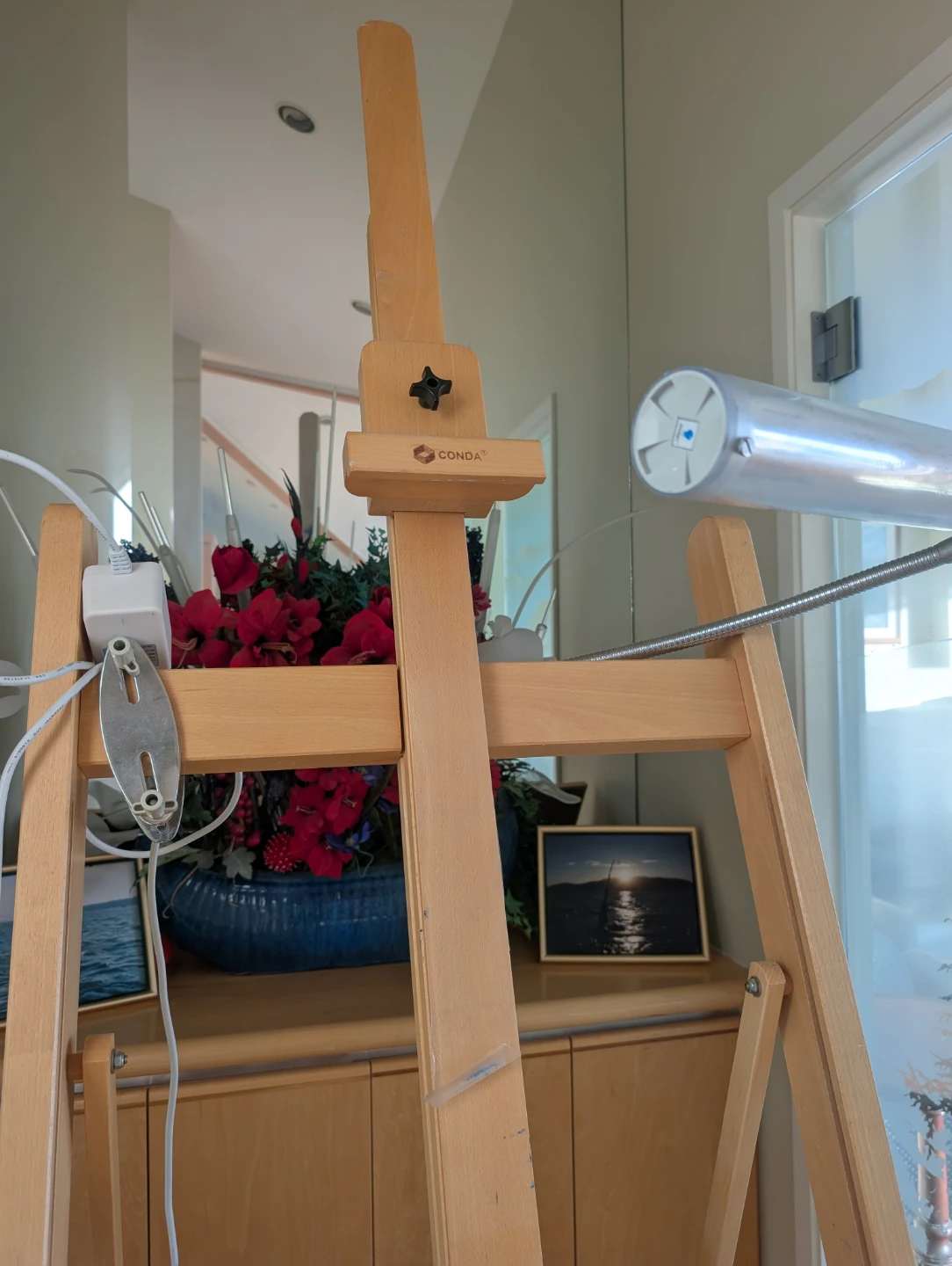 CONDA Wooden Art Easel with Lamp - photo 5