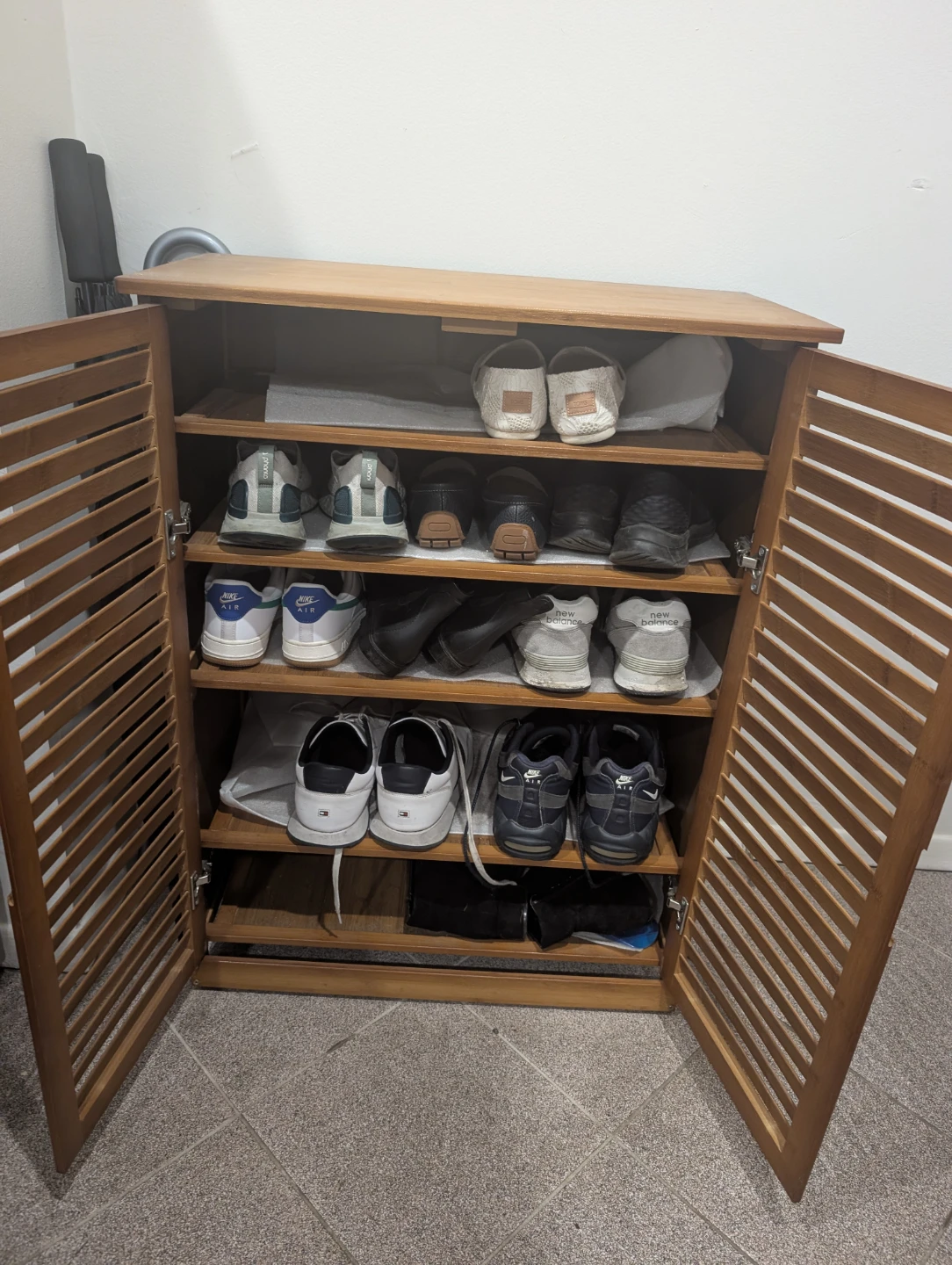 Wood Shoe Cabinet with Doors - photo 2