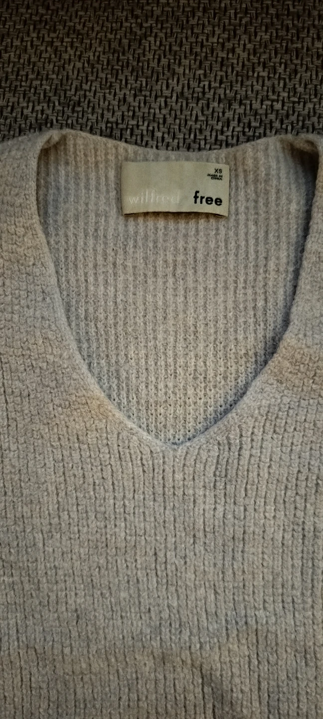 Aritzia Merino wool sweater - photo 2