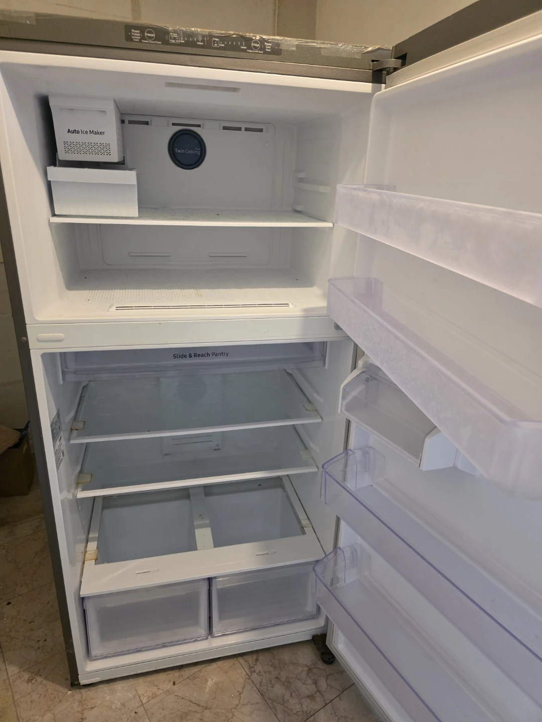 Samsung Refrigerator - photo 3