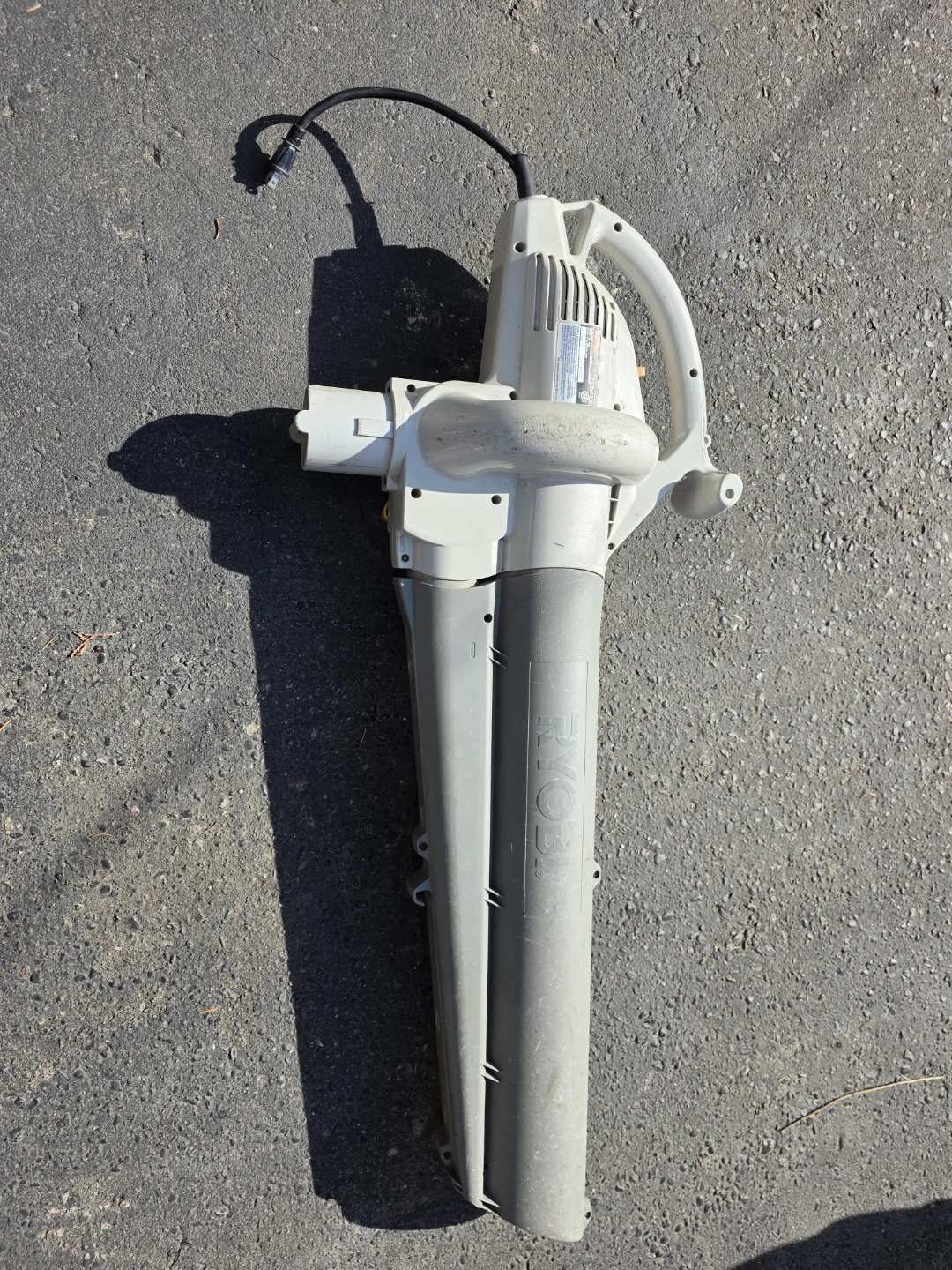 Ryobi RESV1300 Electric Leaf Blower/Vacuum