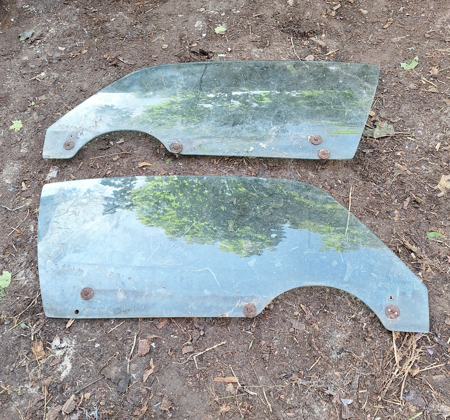 '81 Camaro Pair of Door Windows 🌱 - photo 2