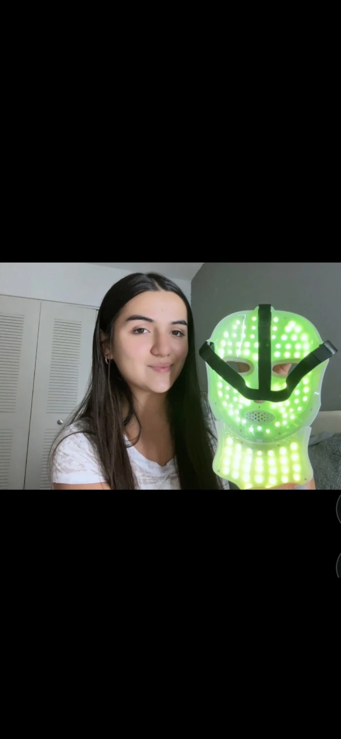LED Face Mask Light Therapy 🌱