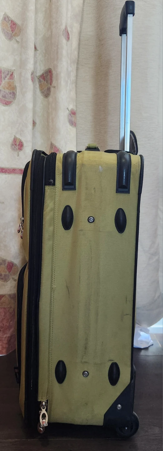 Swiss Gear Rolling Suitcase - photo 3