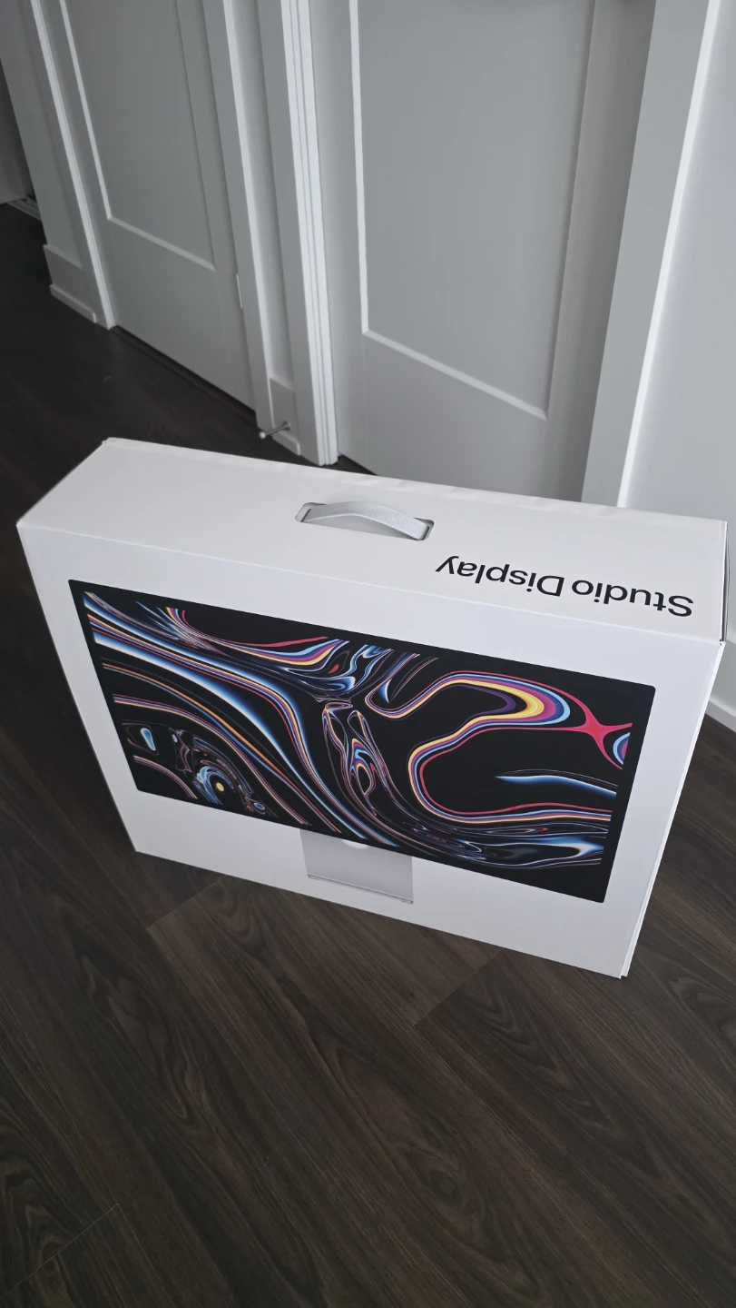 Apple Studio Display 27” 5K (Sealed)