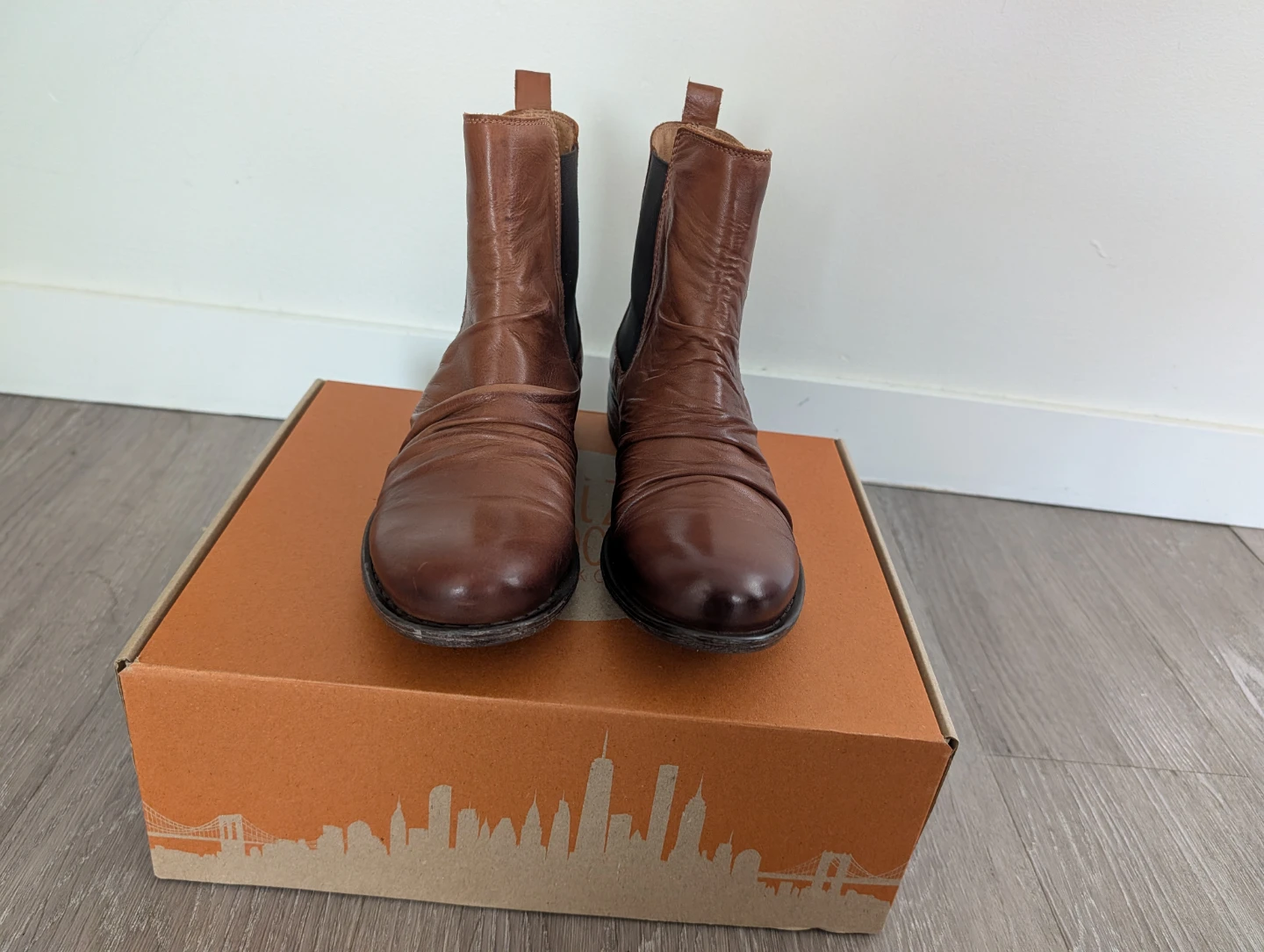 Miz Mooz Lissie Brown Leather Chelsea Boots NWB - photo 2