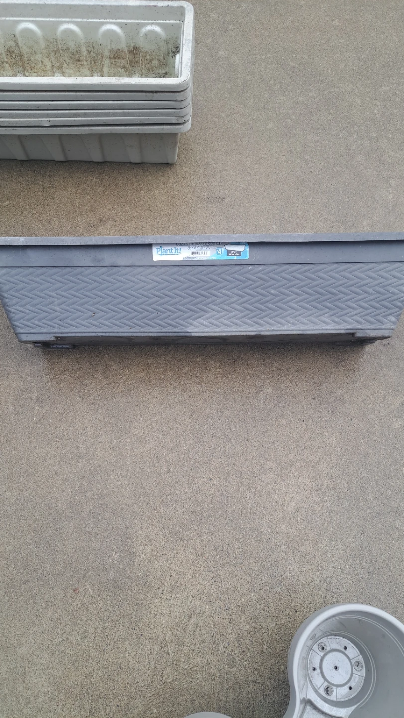 Plastic Planters for Balcony Gardening - photo 2