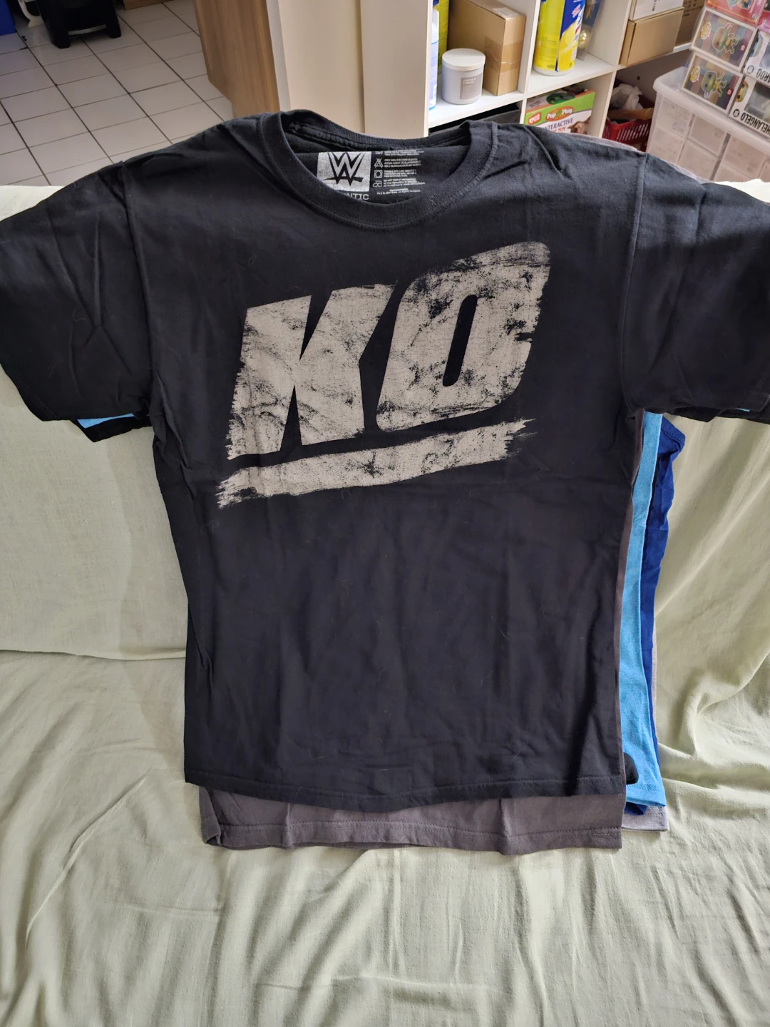 WWE Authentic Wear T-Shirt Unisex Size Small Part 2 - photo 2