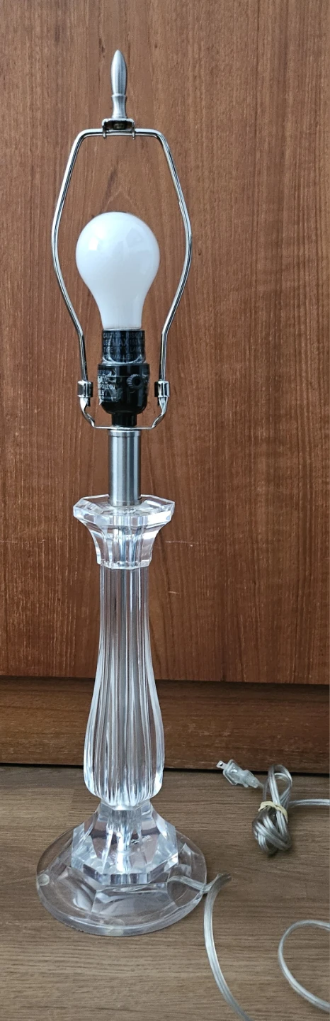 Vintage Lucite Lamp - photo 3