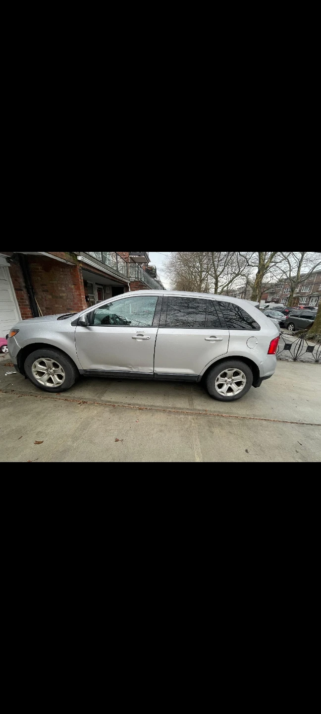 Silver Ford Edge SUV - photo 2