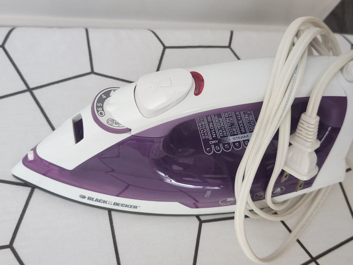 Ironing Board with Steam Iron - photo 3