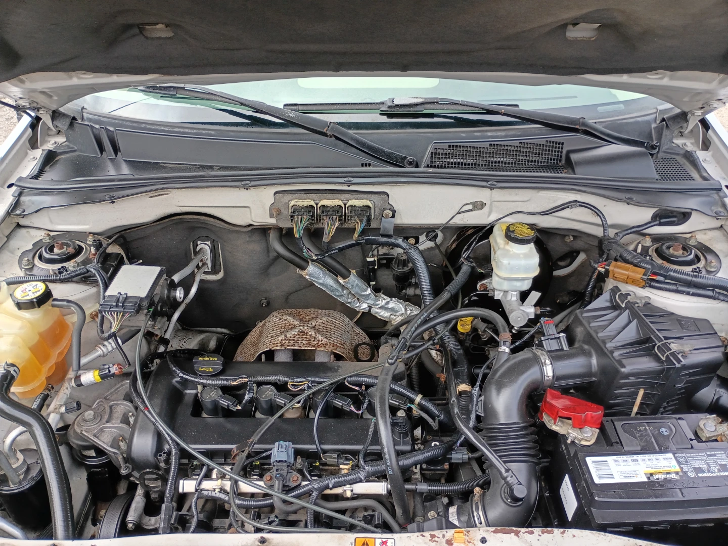 2008-2012 Silver Ford Escape XLT SUV - photo 5