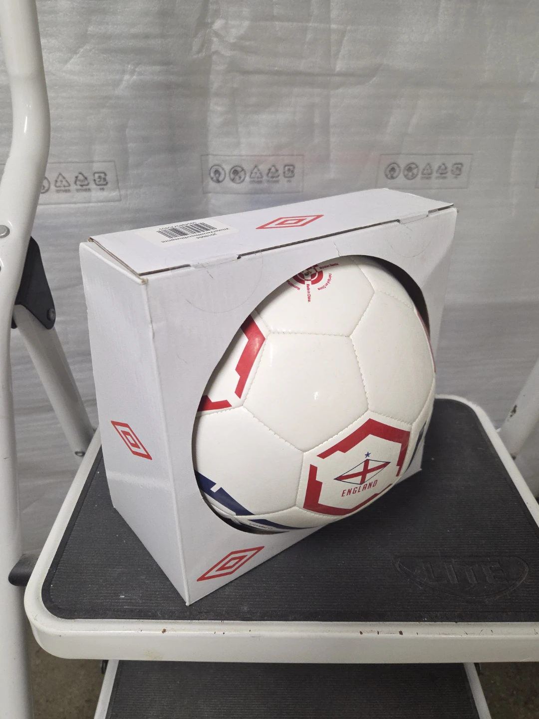 Brand New Umbro England Soccer Ball