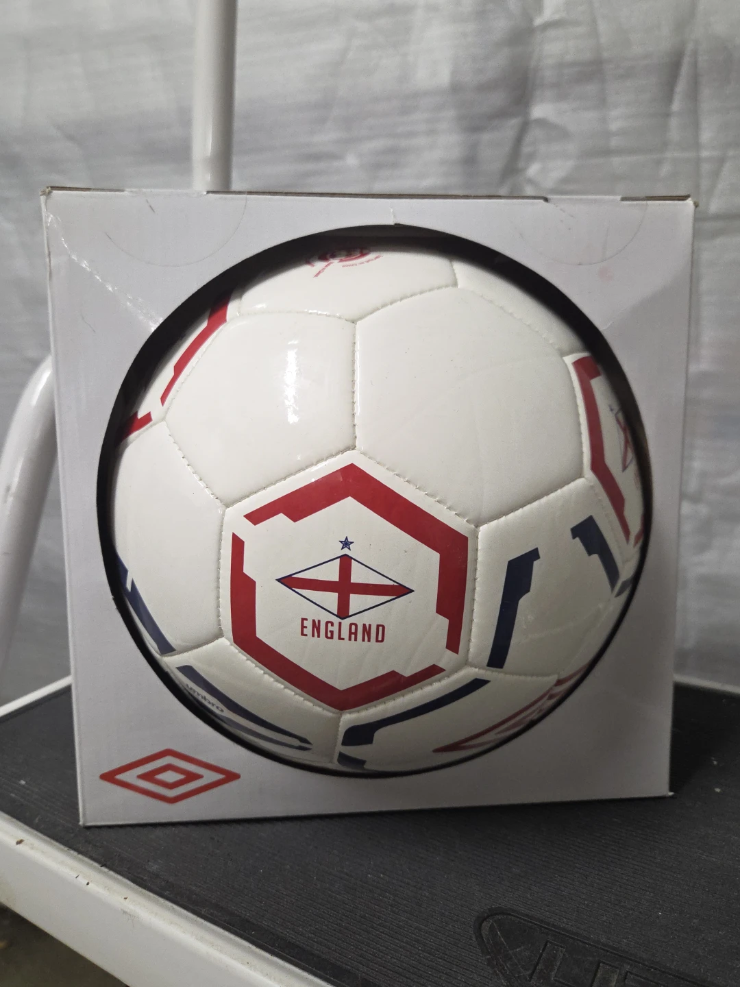 Brand New Umbro England Soccer Ball - photo 2