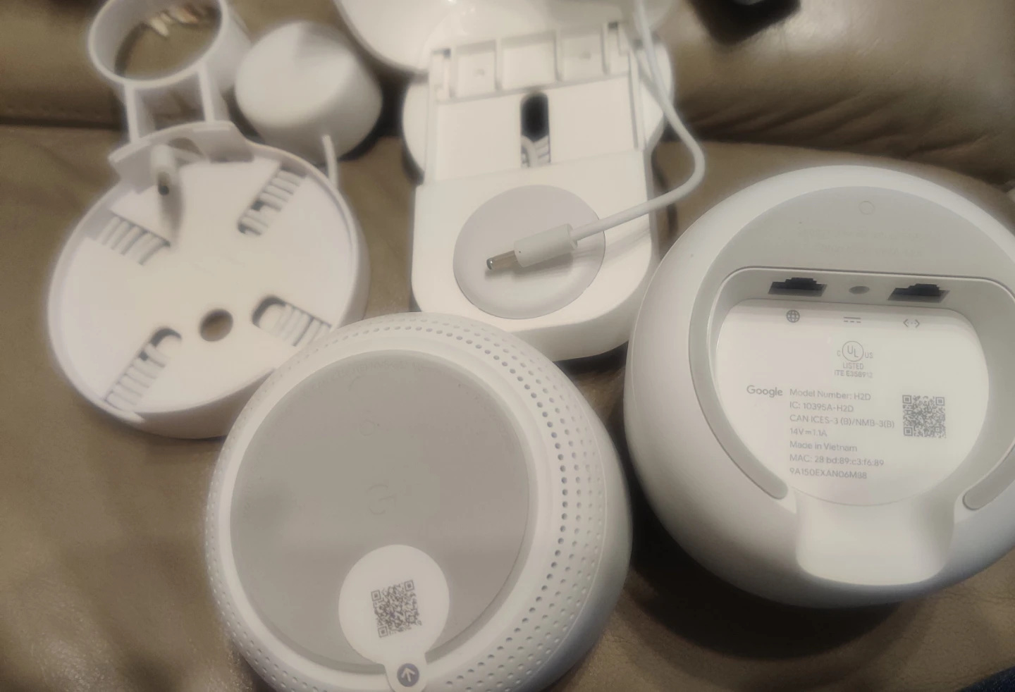 Google Nest Wifi Router H2D and Point H2E  with mounts - photo 4