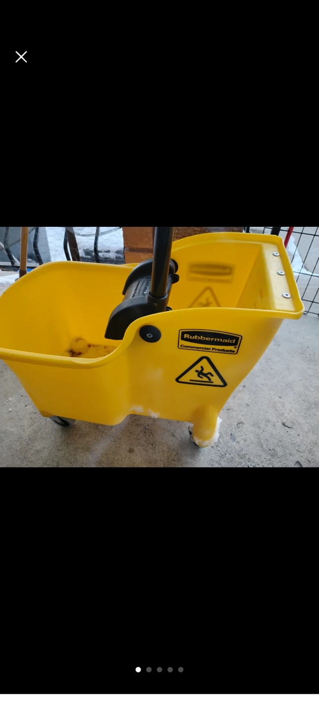 Rubbermaid yellow Plastic Mop Bucket with Wheels