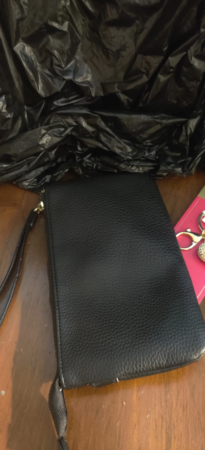 Juicy Couture Black Pebble Leather Wristlet with Heart Keychain - photo 4