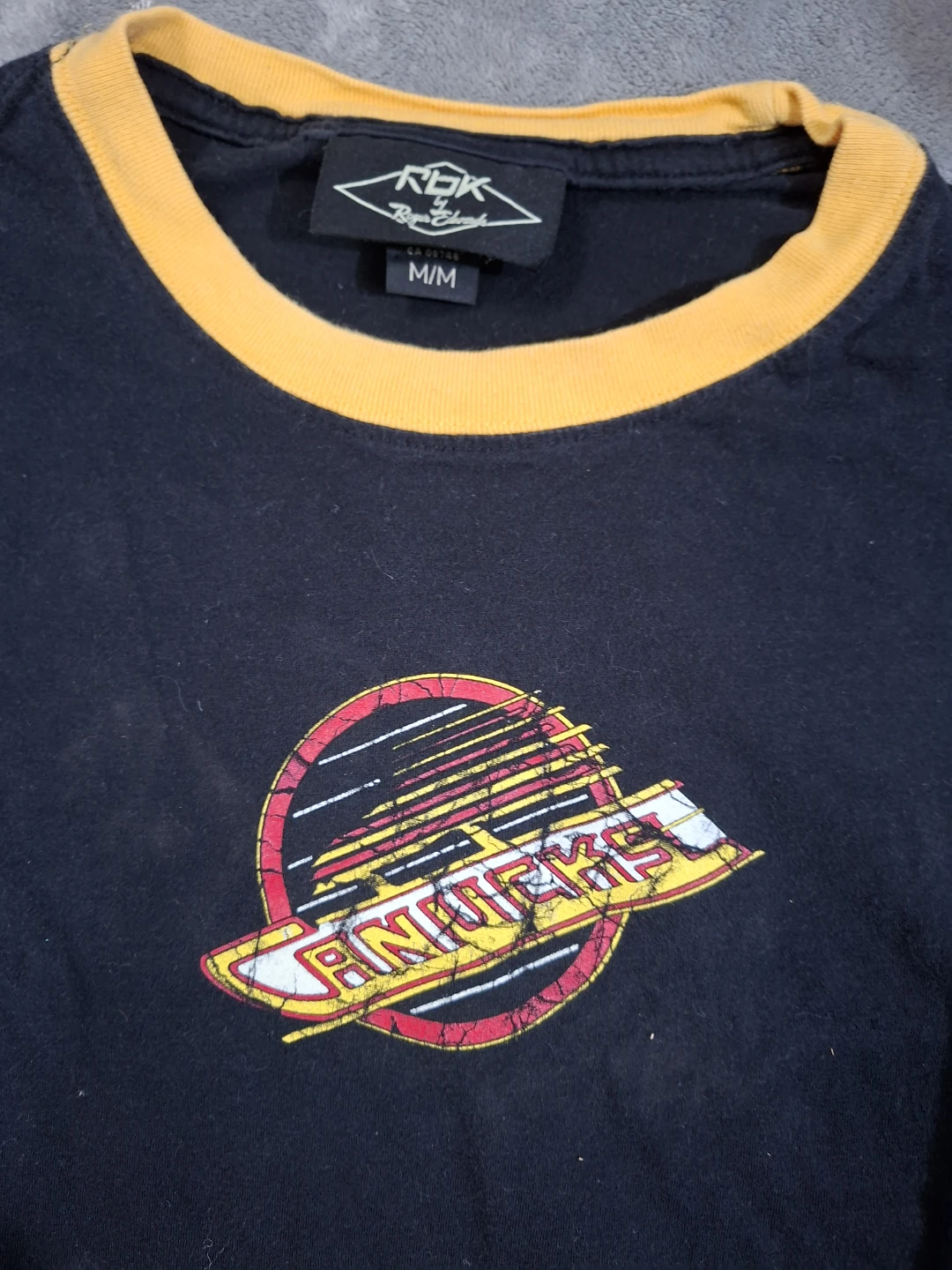 Vancouver Canucks RBK by Roger Edwards T-Shirt - M - photo 3