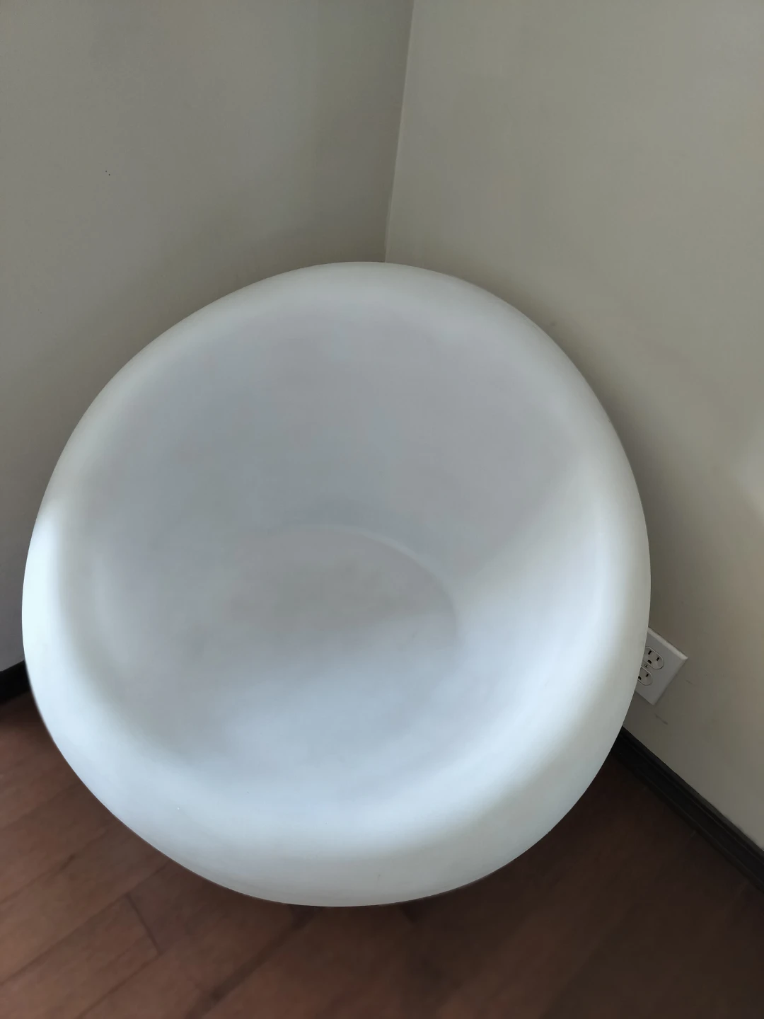 White Modern Egg Shaped Accent Chair - photo 4