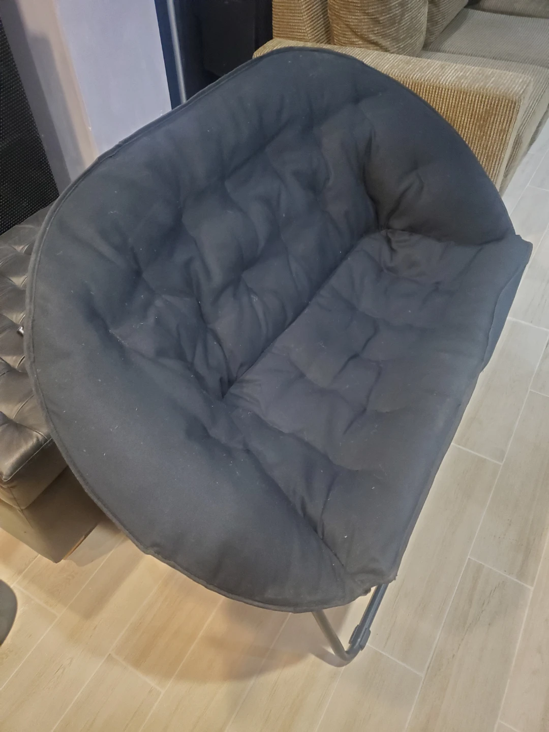 Black saucer folding chair - photo 3
