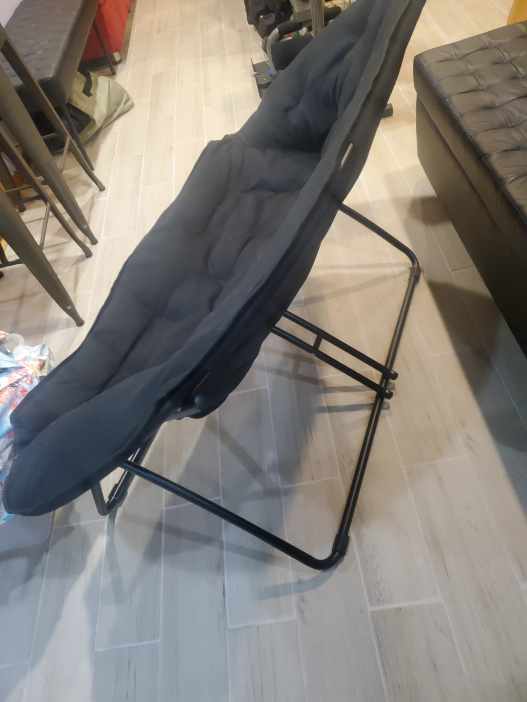 Black saucer folding chair - photo 4