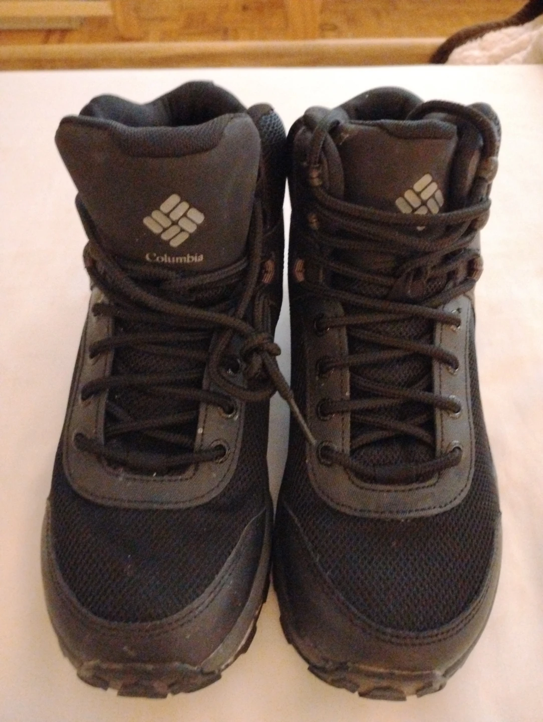 Boys/Men's size 7 Columbia Black Hiking Boots - photo 2