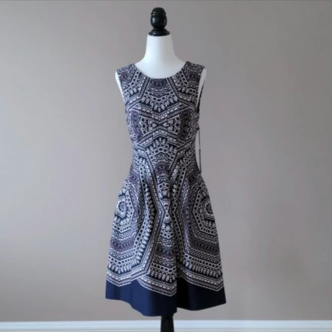 NWT Size 6 Vince Camuto Dress