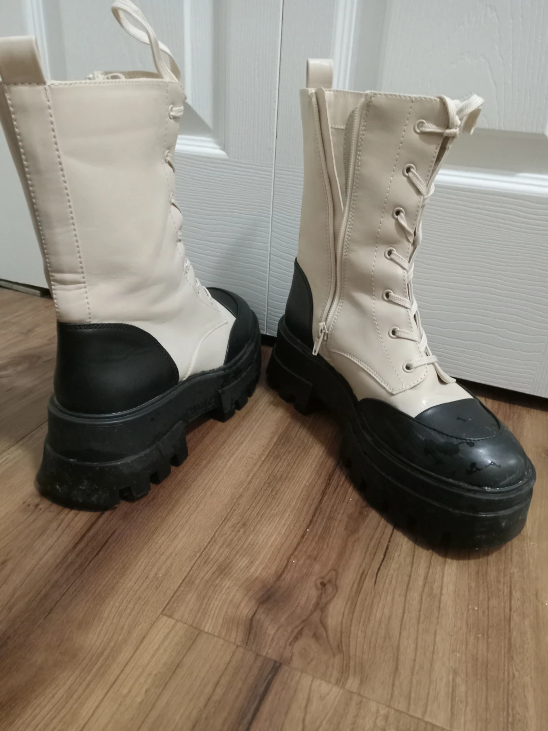 Cream and Black Platform Combat Boots - photo 2
