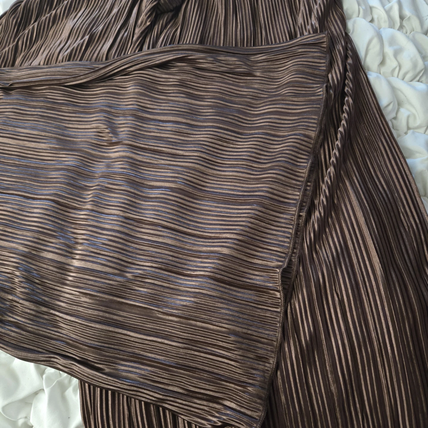 Fashion Nova Brown Pleated Set - Shirt and Pants - photo 2
