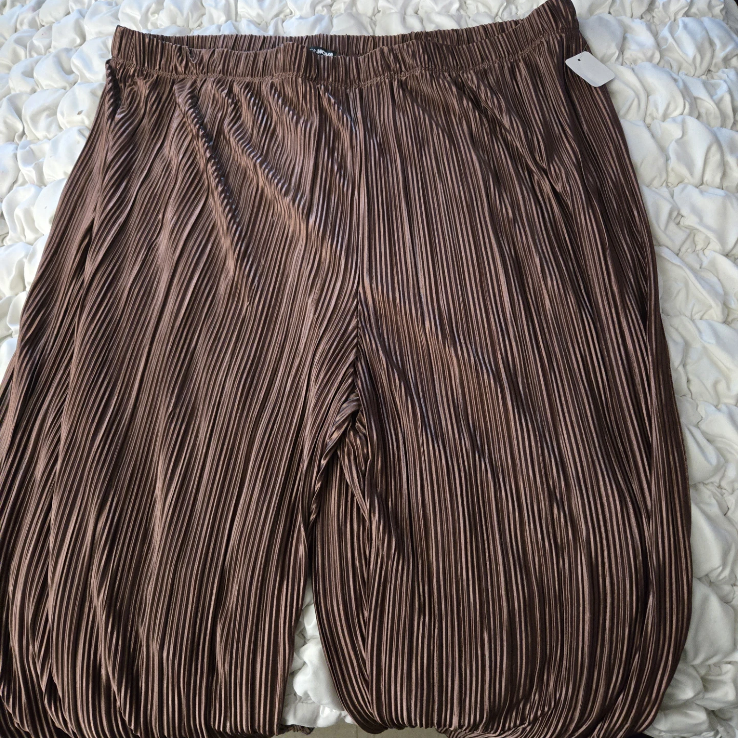 Fashion Nova Brown Pleated Set - Shirt and Pants - photo 3