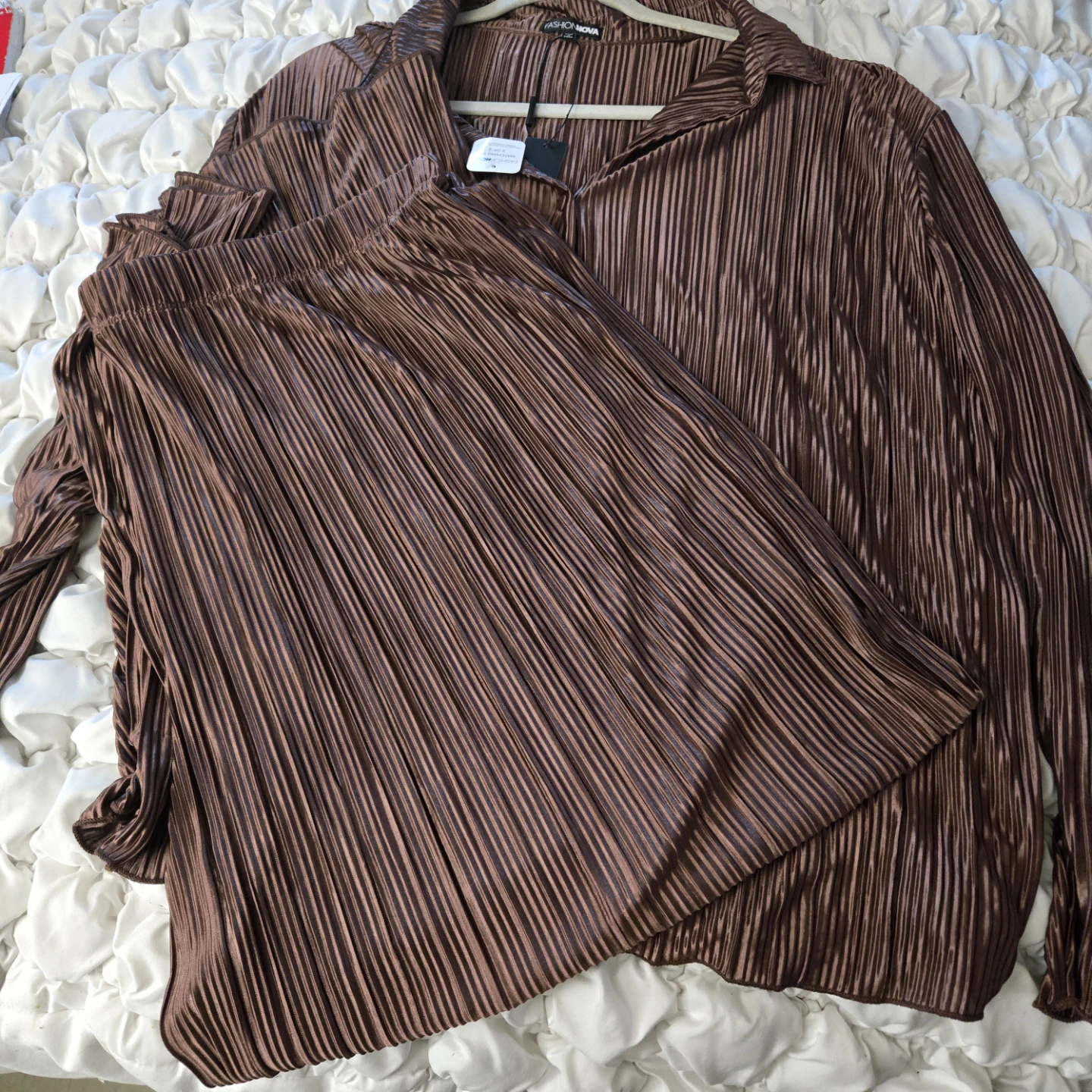 Fashion Nova Brown Pleated Set - Shirt and Pants - photo 4