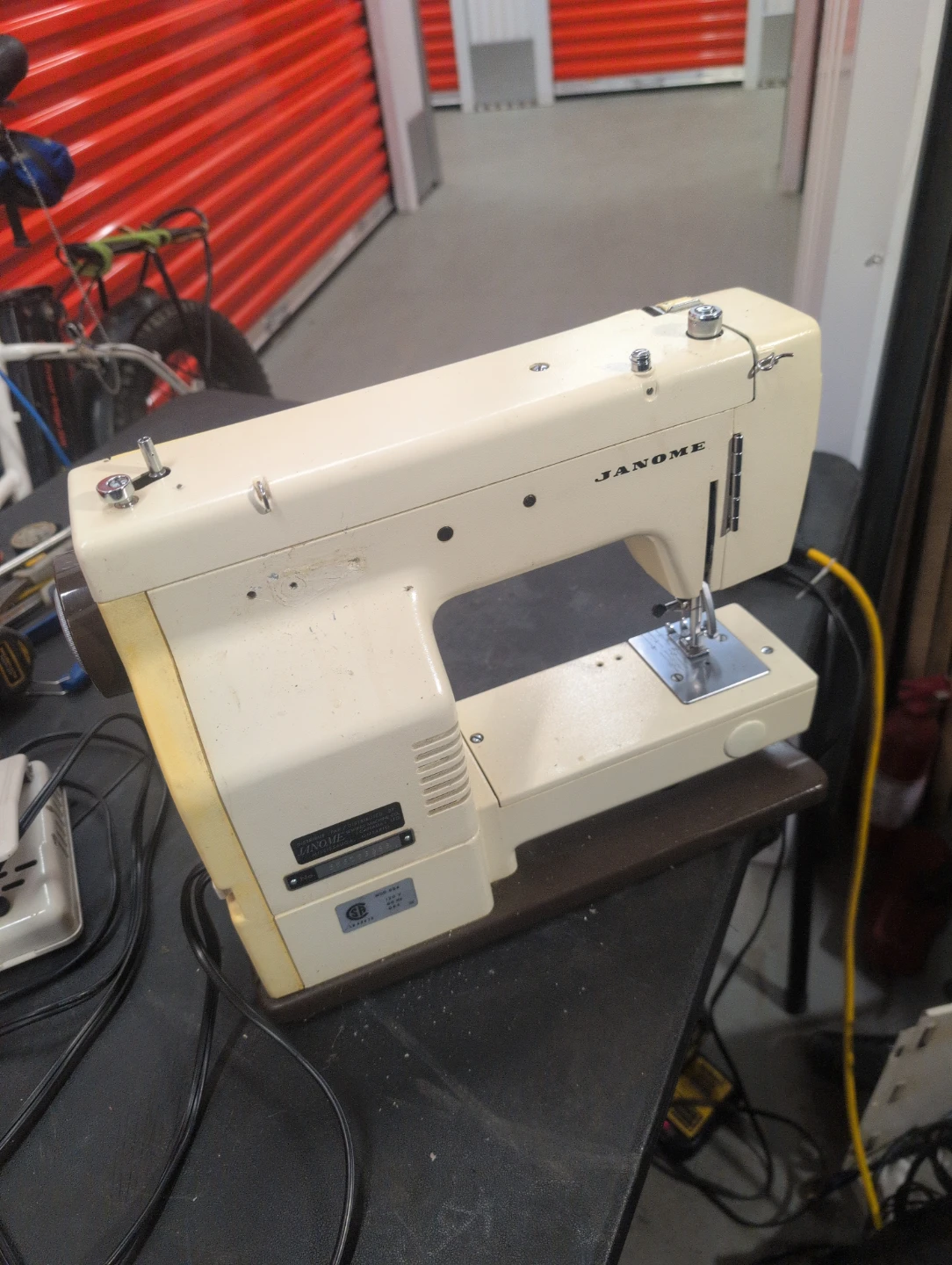 Janome 654 Sewing Machine - photo 2