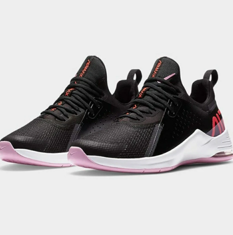 Brand new Nike Women's Air Max Bella Tr3