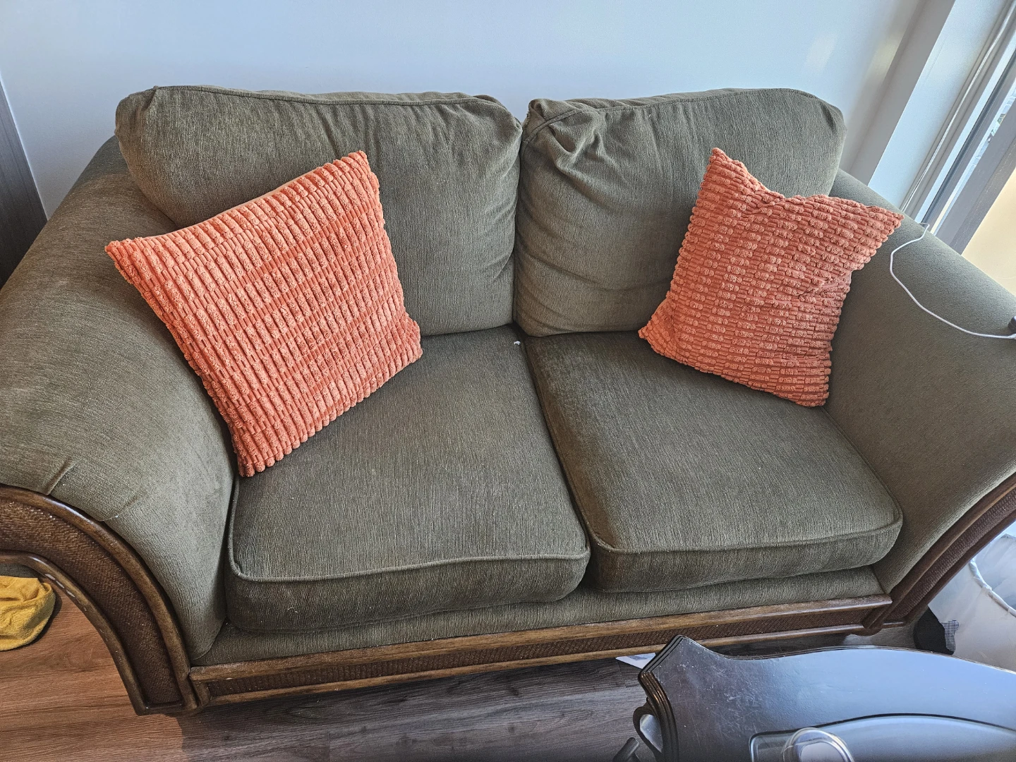 Love seat