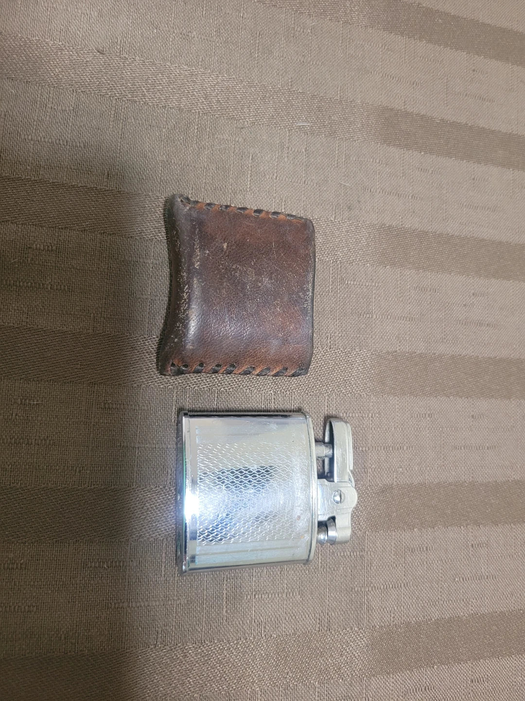 Vintage Silver Tone Packard Lighter with Leather Pouch - photo 2