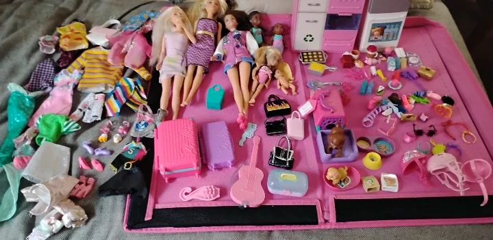 🌱Assorted Barbie Dolls and Accessories Lot