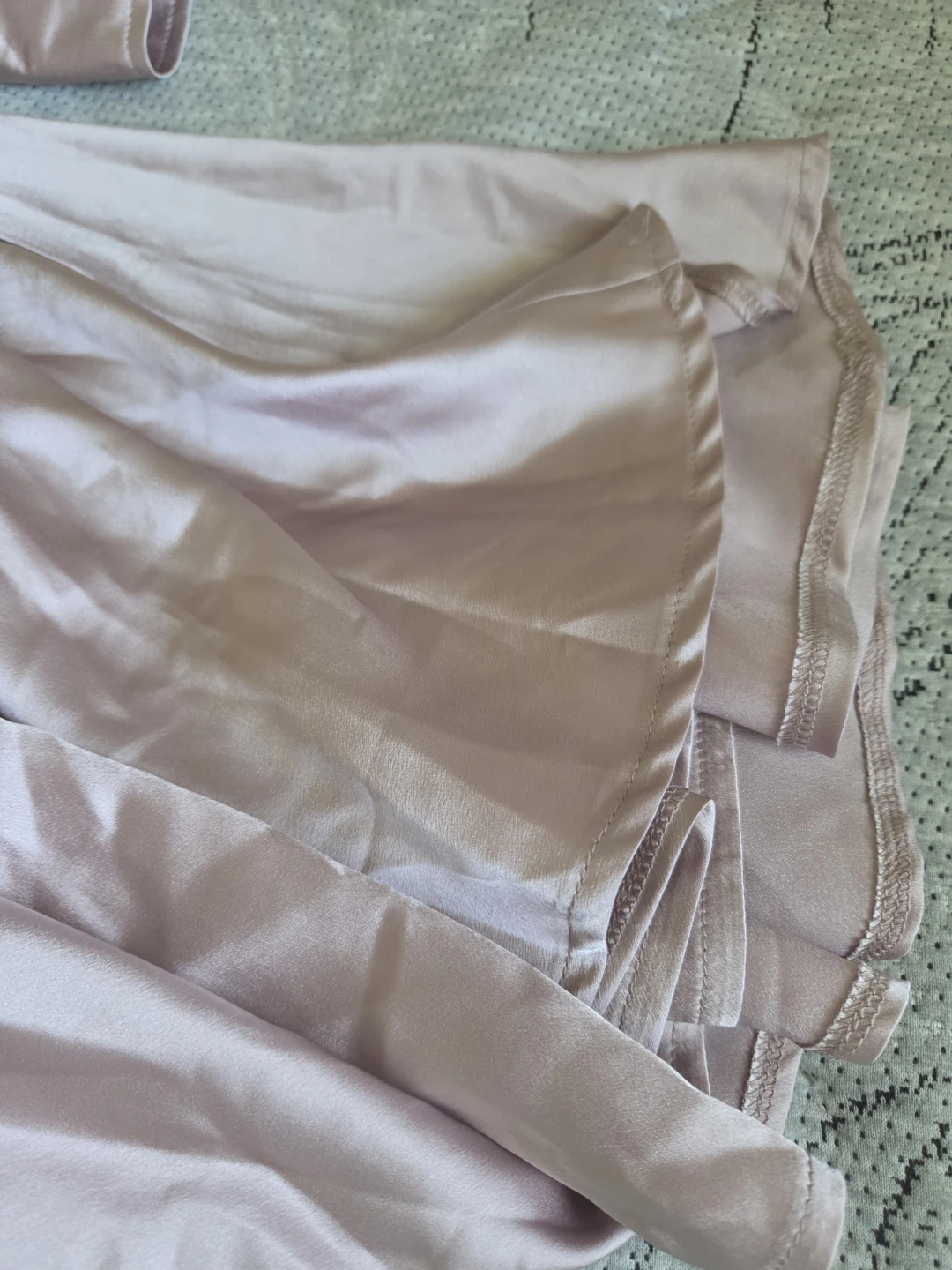 MISSGUIDED Satin V-Neck Dress - photo 4