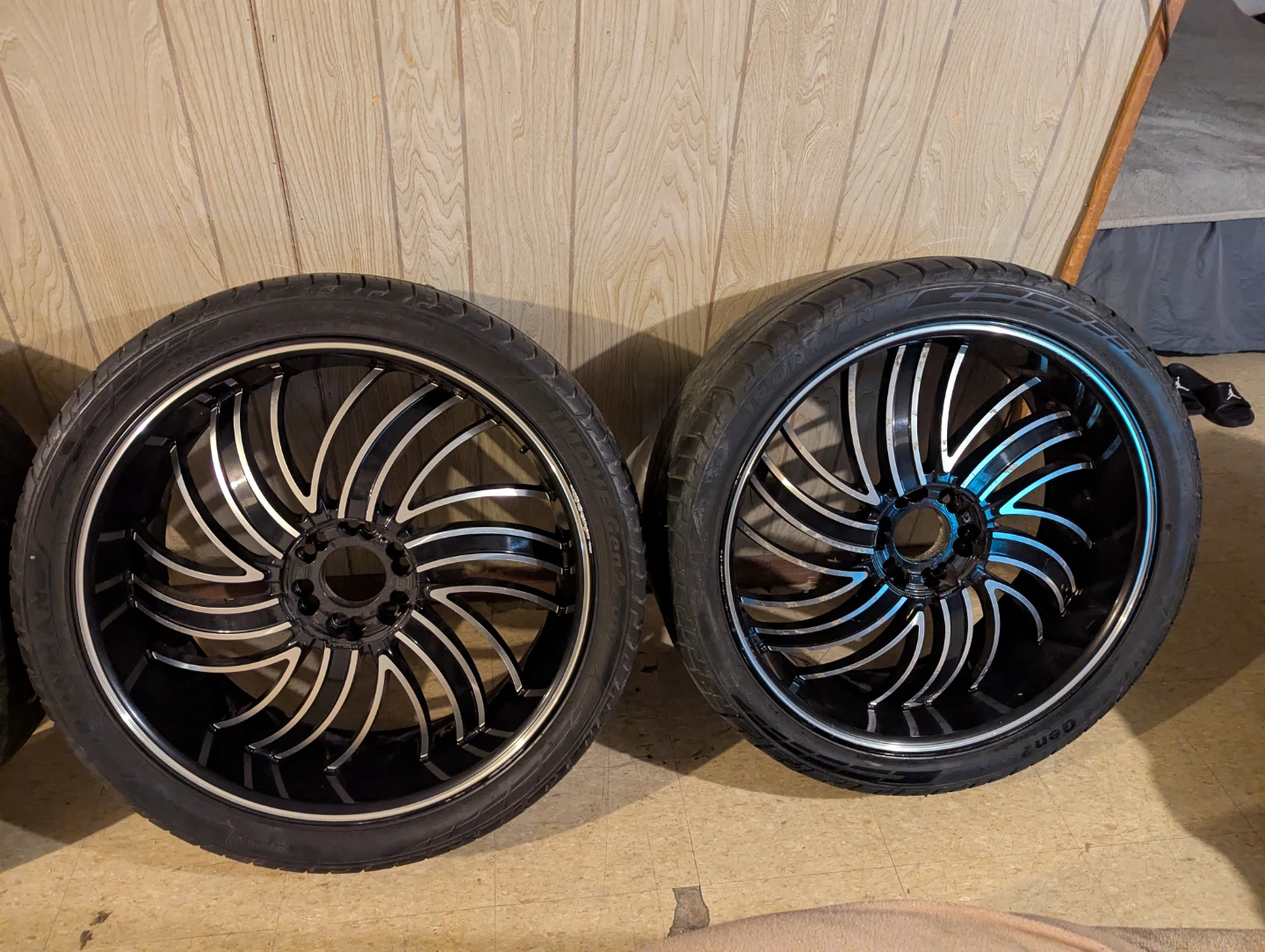 MASSIV Hub Caps and Wheels Set - photo 4