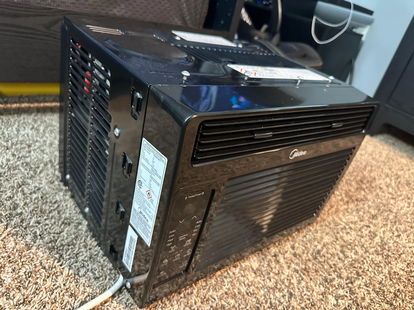 Midea 6,000 BTU Window Air Conditioner - photo 3